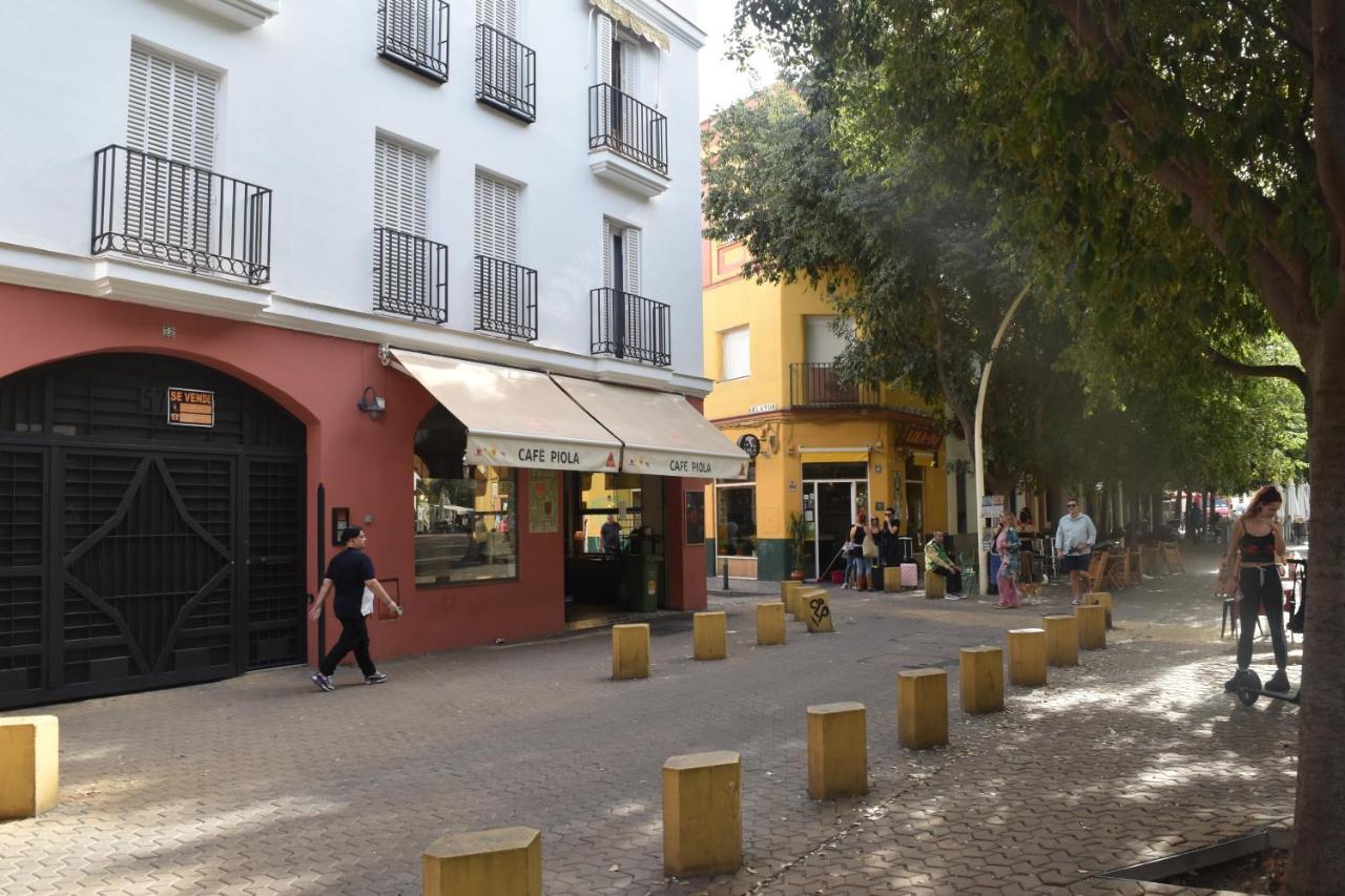 Alameda De Hercules, Gate Of Seville Center Exteriör bild